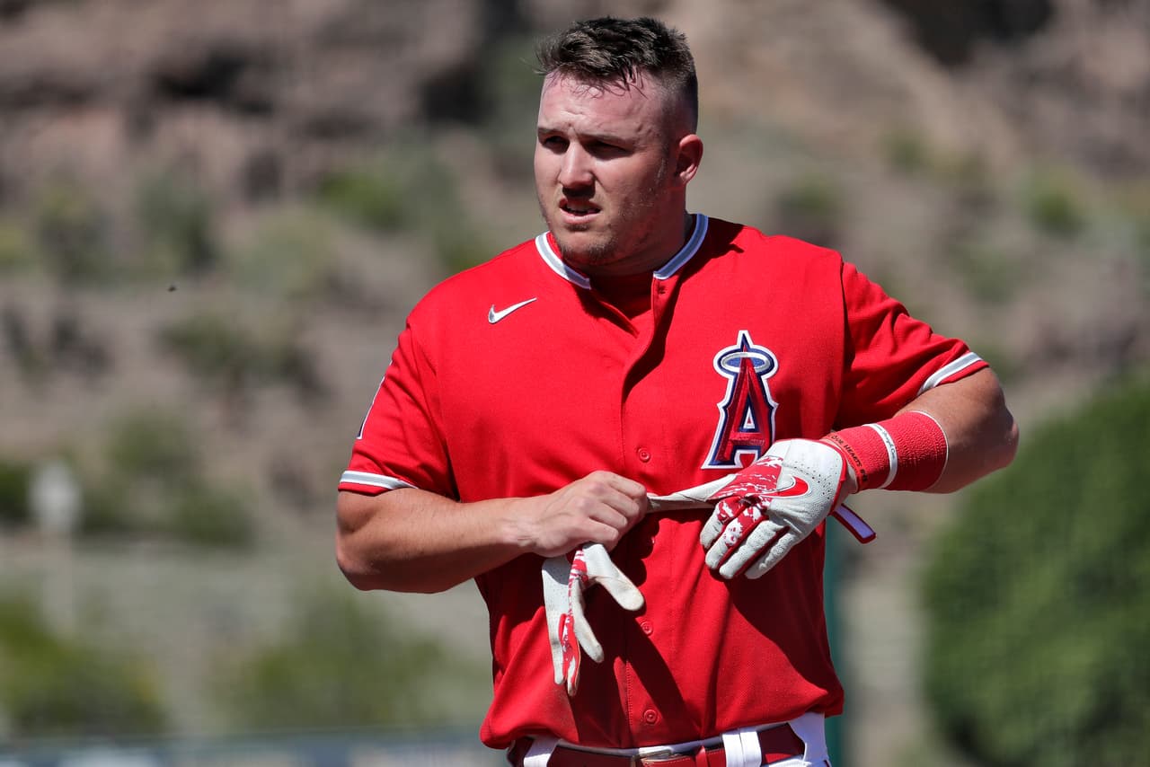 El angelino cobra $222,222 dólares por cada juego disputado de esta temporada.