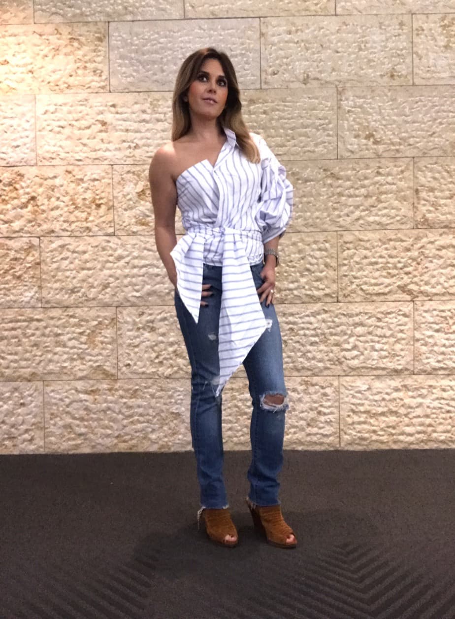 Para un estilo retro, una camisa poco común te ayudará a ser el centro de atención