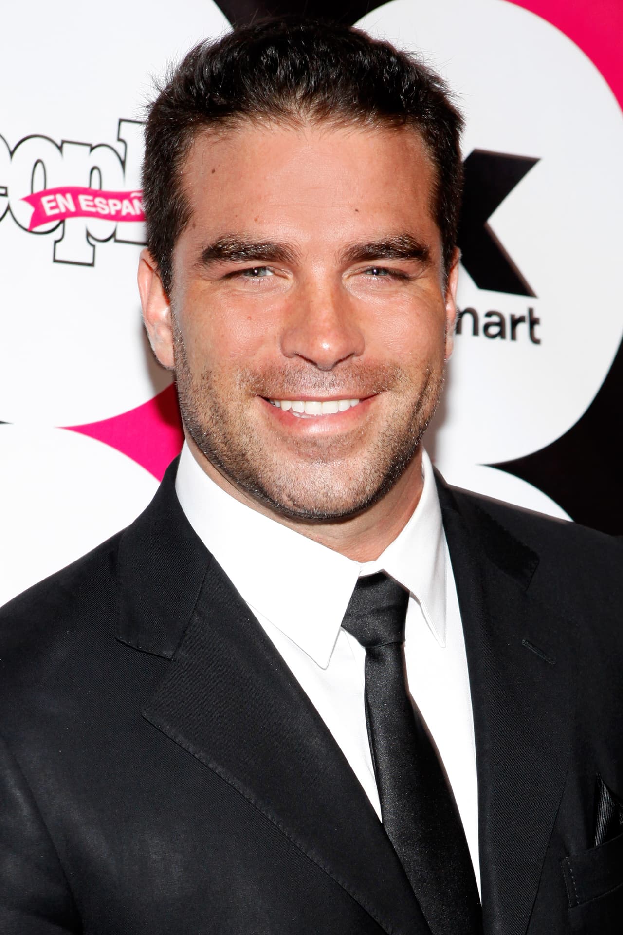 En el melodrama, Nones interpretó al hijo de Jorge Salinas y Marlene Favela, con quien ahora comparte el escenario de Mira Quién Baila.