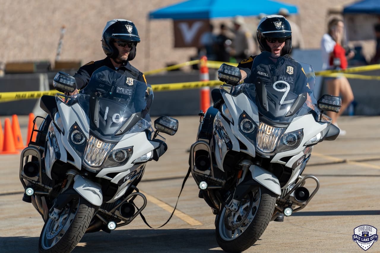 El Escuadrón Motorizado del SLCPD ensilló sus motos y participaron en el Rodeo Policial.