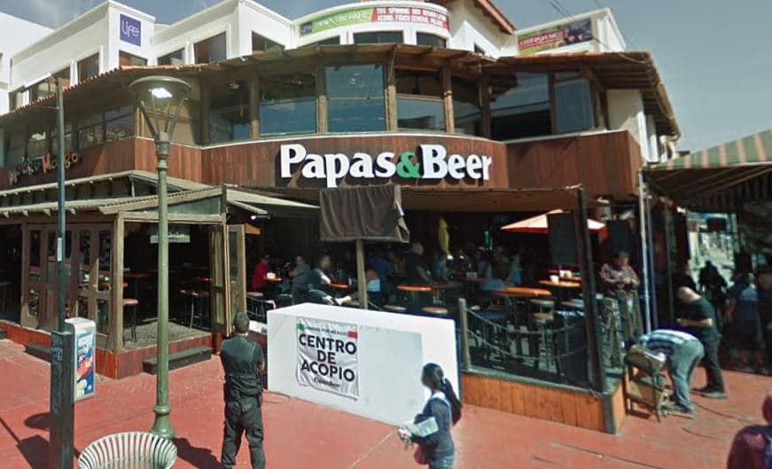Papas & Beer es el restaurante/bar más famoso de Ensenada, Baja California.