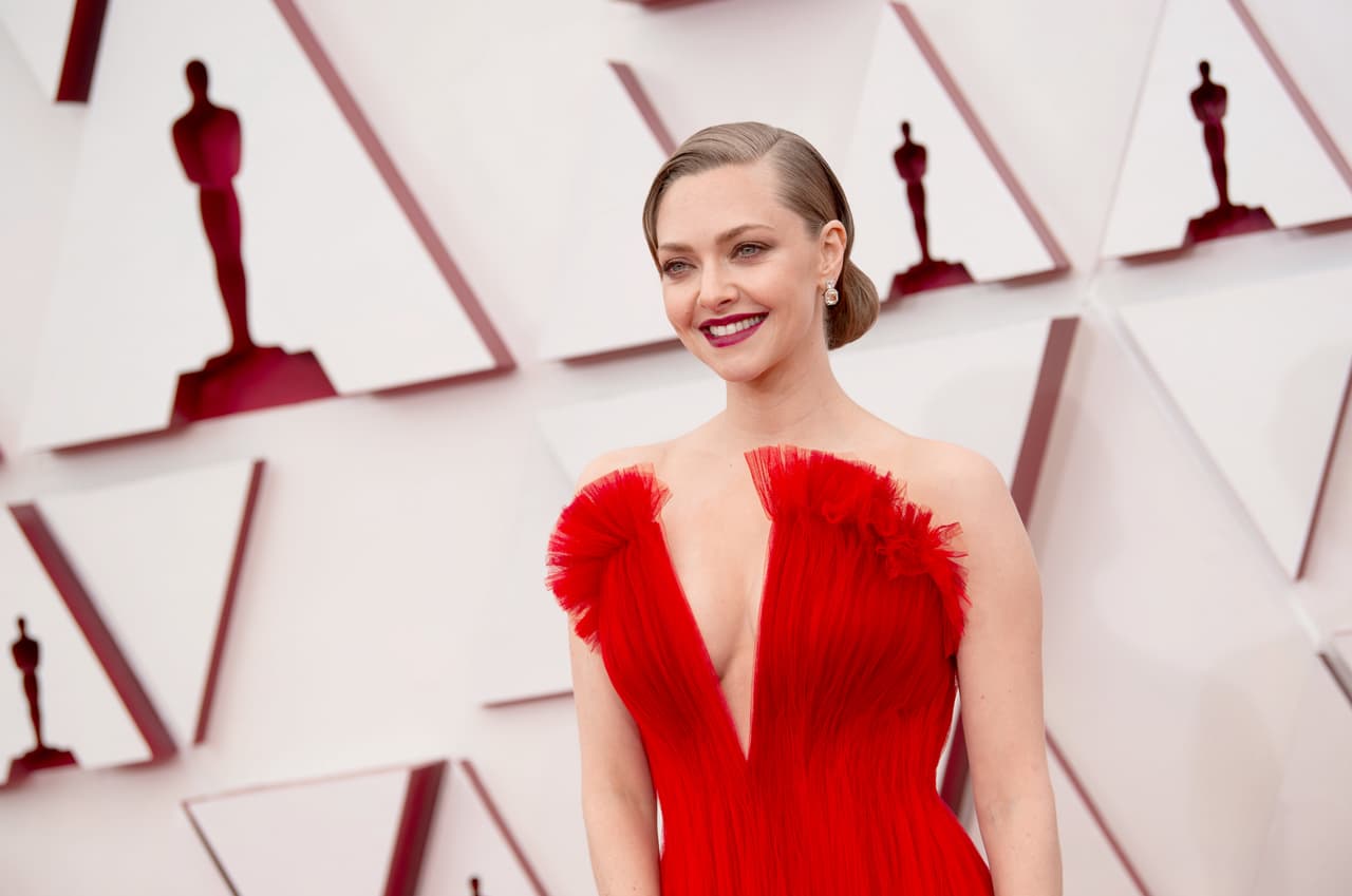 <b>Amanda Seyfried. </b>Primero, triunfando con su papel en "Chicas malas", Seyfried es de
<a href="https://www.univision.com/local/philadelphia-wuvp/claudia-carrion-acusada-contratar-sicario-matar-marido-allentown">Allentown</a>. Se graduó de Allen High School en 2003.