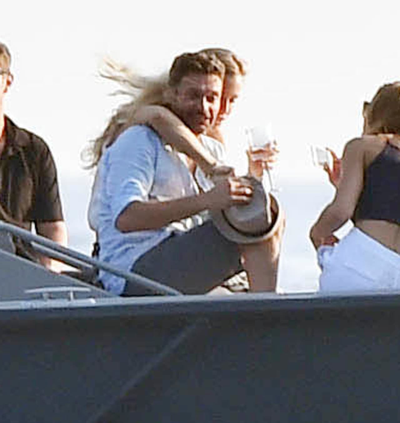 Cantemos: "beben y beben y vuelven a beber..."