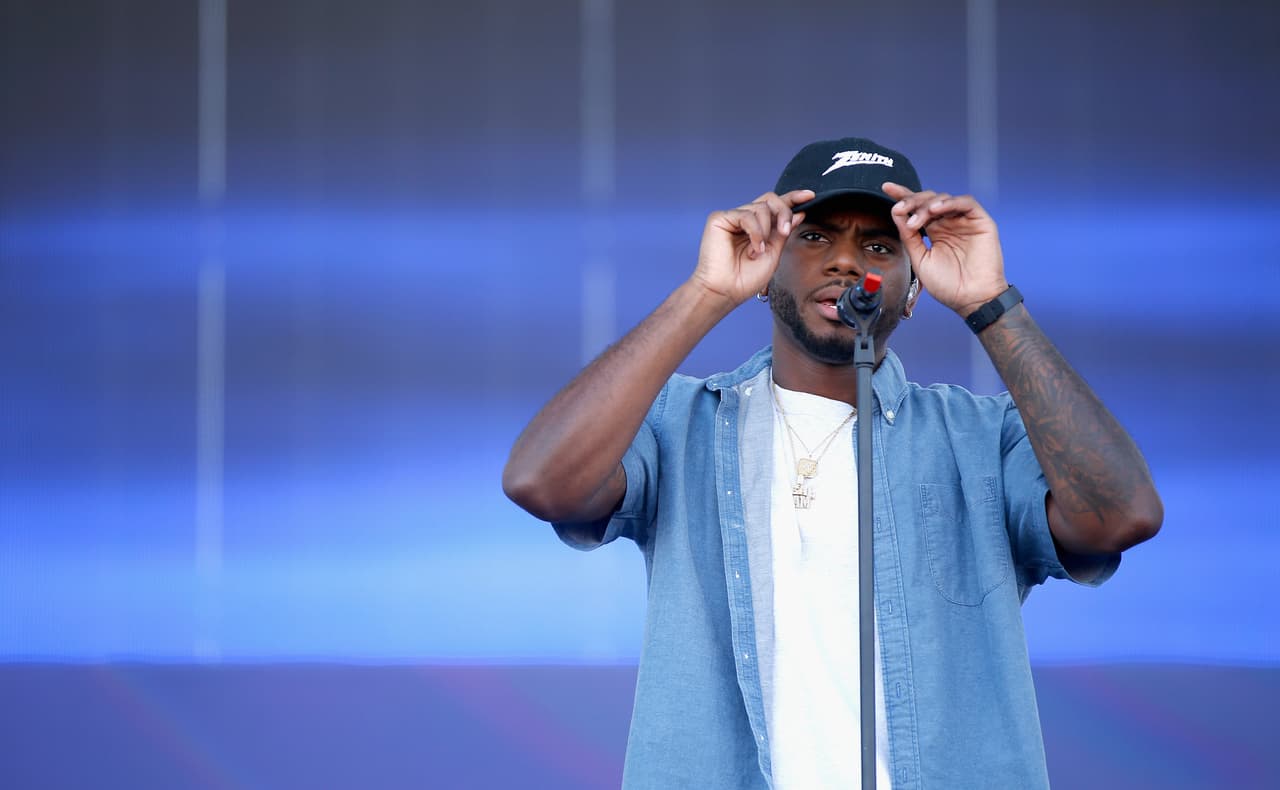 Bryson Tiller Surprises People With Free Groceries