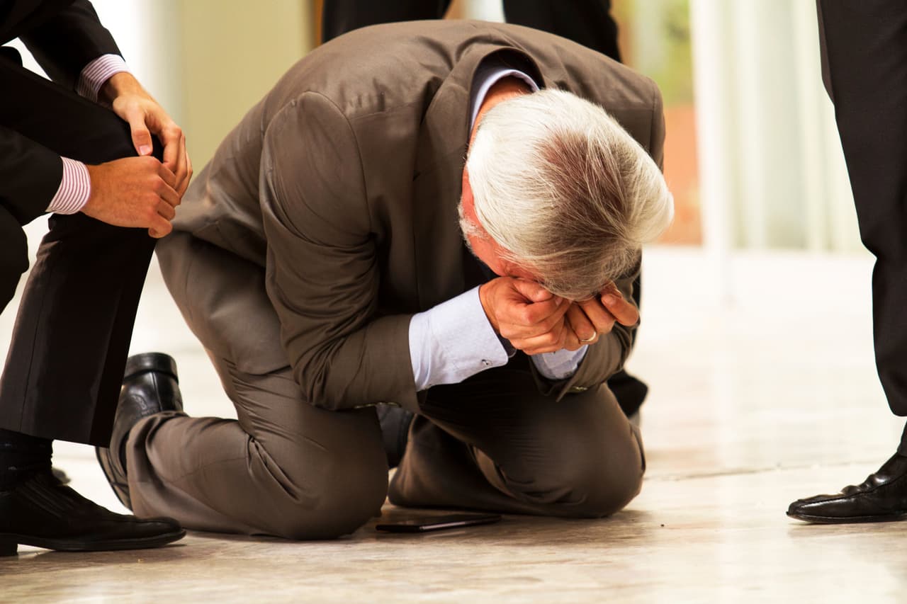 En un abrir y cerrar de ojos el mundo del poderoso Sinisterra se había desmoronado.