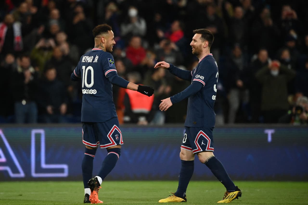 El PSG goleó al Lorient gracias a los dobletes de Neymar y Mbappé, así como otro tanto de Messi.