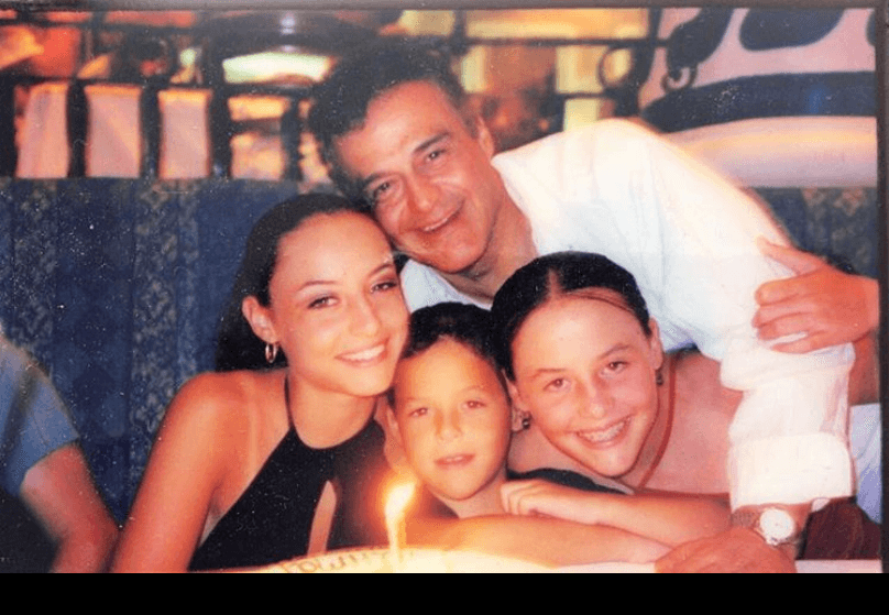 Gonzalo Vega junto a sus hijos Marimar, Gonzalo Jr. y Zuria