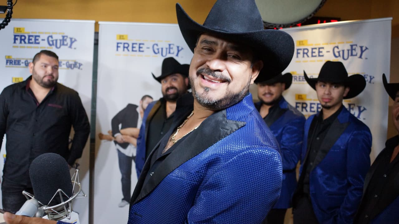 Los tres locutores se la pasaron 🎶 "fine, fine, fine, very good, very good, very good, very, very, very, very good" 🎶 con Los Rieleros de Norte.