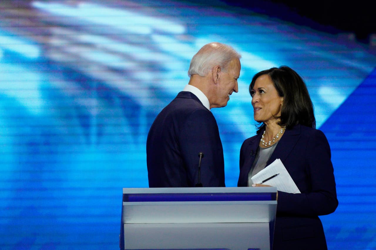 La senadora Kamala Harris apoya a Joe Biden para presidente