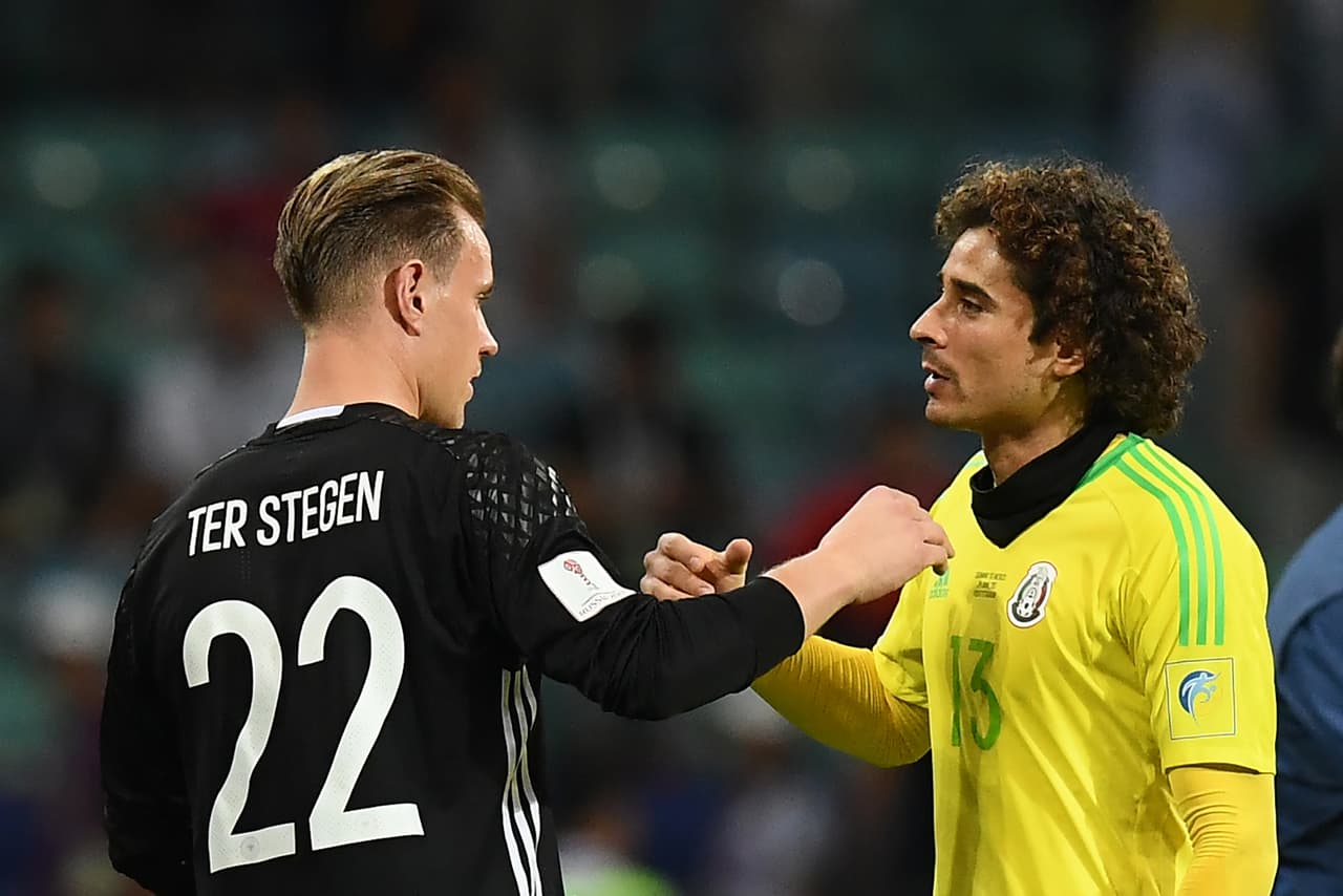 Ter Stegen quiere visitar México y se asesora con Memo Ochoa