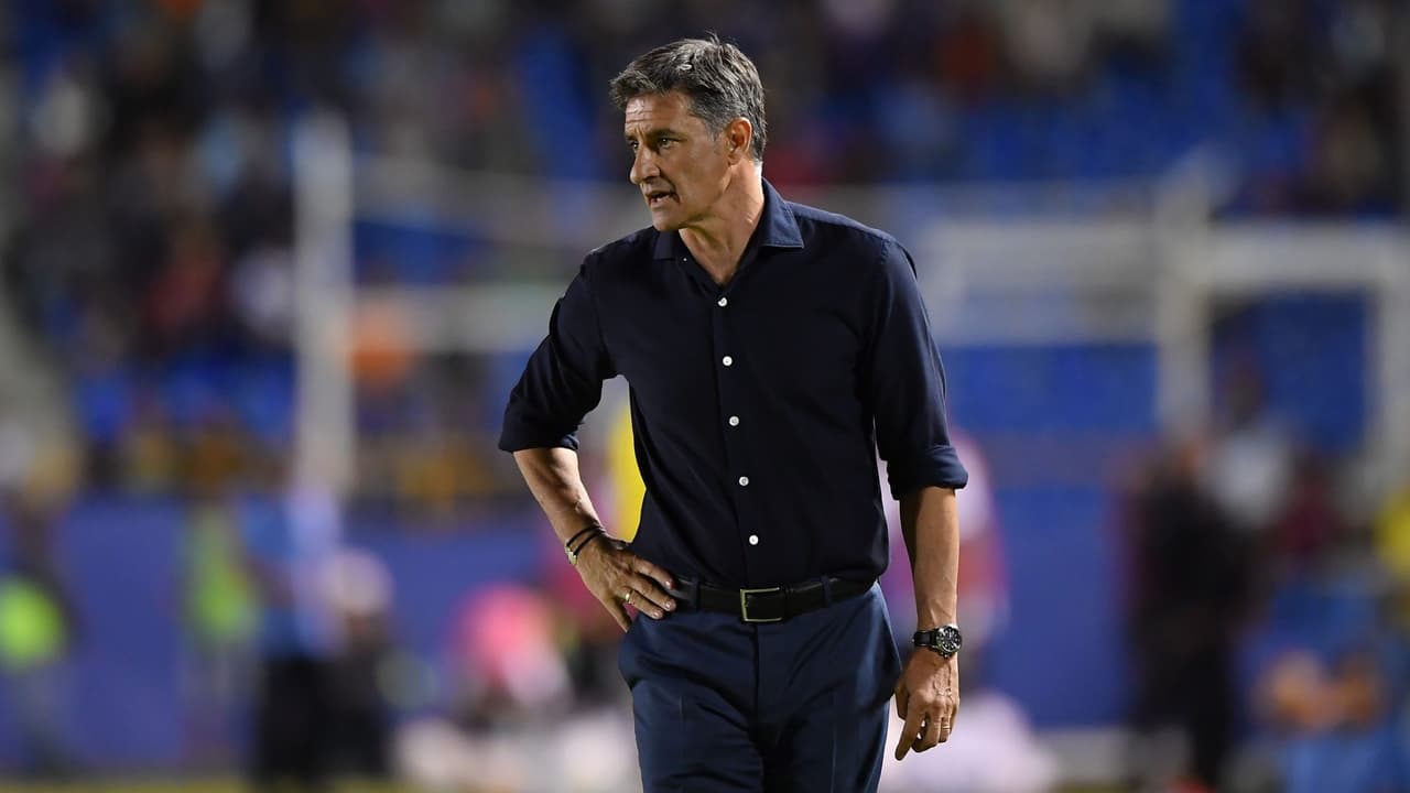 Míchel vislumbra calendario difícil para Pumas en fecha doble