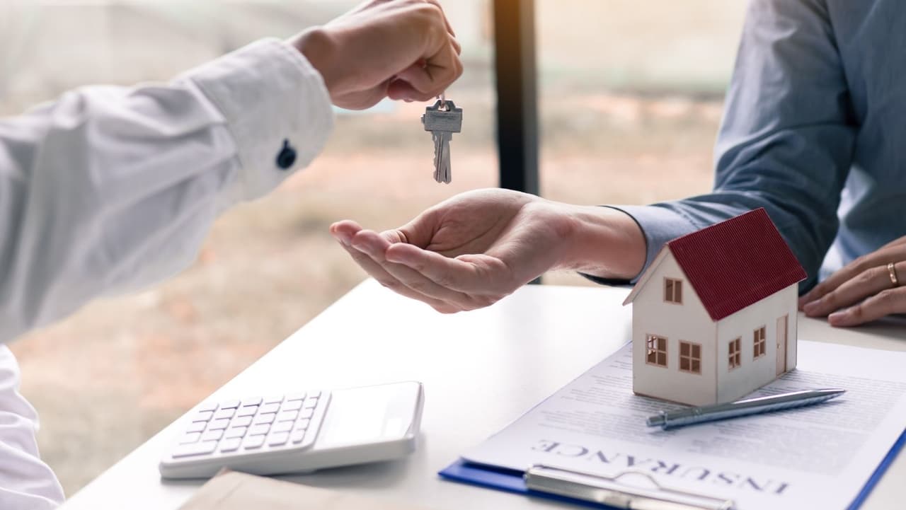 <b>¿Cómo es el mercado inmobiliario en Filadelfia? </b>Los alquileres en Filadelfia están aumentando y muchas personas simplemente no ganan suficiente dinero para pagar los crecientes costos, según 
<b>Pew Charitable Trusts</b>. De enero de 2021 a enero de 2022, los 
<b>precios de alquiler aumentaron un 11 % </b>en el área metropolitana de Filadelfia
<br>