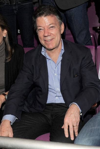 Santos logró restablecer las relaciones bilaterales dos días después de juramentar el cargo, luego de que el presidente Hugo Chávez las rompiera en julio por la denuncia de Uribe sobre presunta presencia de guerrilleros colombianos en Venezuela.