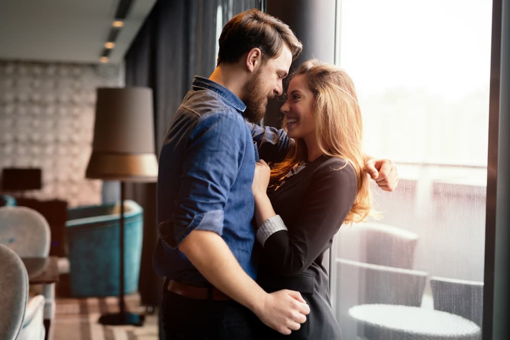 Tú sabes tocar el punto débil de tu pareja, pero no vayas a abusar de esa capacidad creando situaciones difíciles y comprometedoras que podrían complicarte en el futuro pasándote de raya y haciendo cosas de las cuales más tarde te arrepentirías.