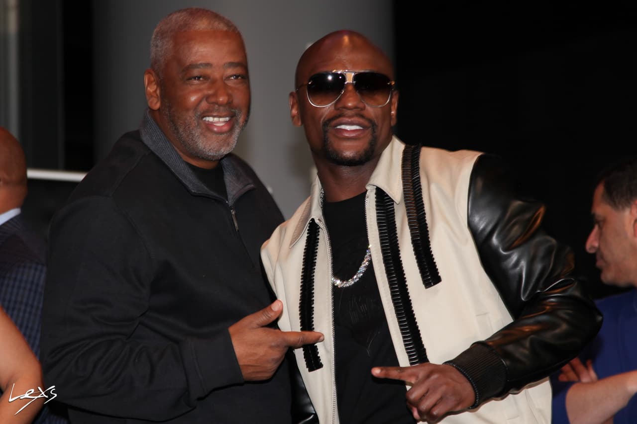 La velada que se llevará a cabo en el Barclays Center de Brooklyn, Nueva York, es promovida por Mayweather Promotions.
<br>