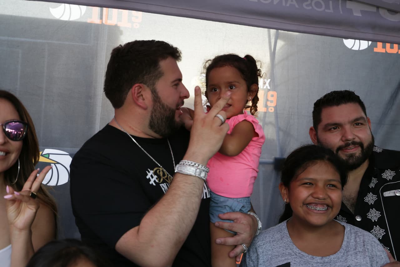 Sin duda, el cantante hizo felices a todos los niños que participaron del evento.