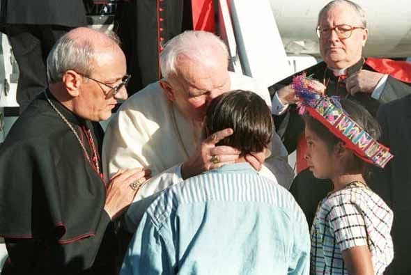 Países latinoamericános visitados por el Papa: Guatemala (marzo 1983, febrero 1996),Honduras (marzo 1983) ,México (enero 1979, mayo 1990, agosto 1993, enero 1999).