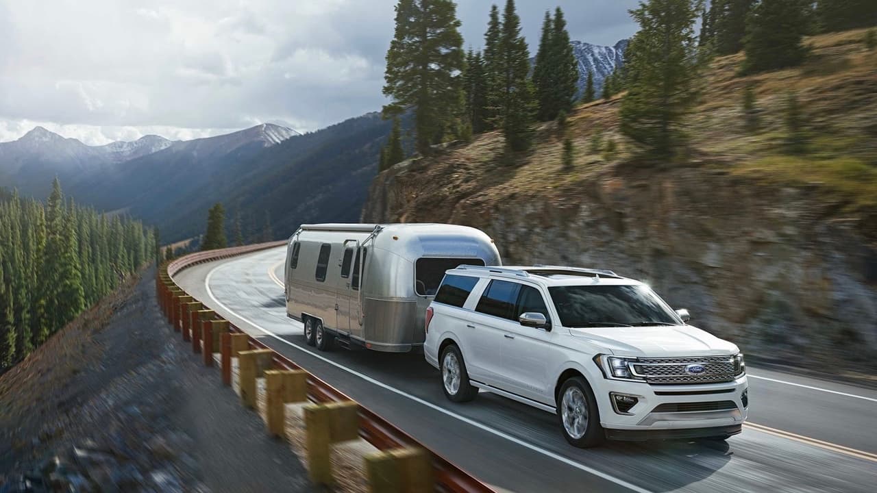<h3 class="cms-h3-H3">12. Ford Expedition EL</h3>
<br>Los dueños de la versión extendida de la SUV 
<i>fullsize</i> de Ford manejaron sus vehículos un promedio de 16,200 millas anuales. Aunque la generación anterior de la Ford Expedition presentada en 2007, que fue la tomada en cuenta por Carvana para el estudio, fue superada en ventas por la Chevrolet Tahoe sus dueños son fieles fanáticos del modelo. La experiencia parece decir que hay que conocerla para quererla.
<br>
<br>La actual egneración de la Ford Expedition fue presenatda en 2018 por lo que no fue tomada en cuenta para el estudio. A diferencia de la mayoría de las versiones de sus predecesoras, la nueva Expedition no utiliza un motor V8 sino el mismo V6 doble-turbo EcoBoost de 3.5 litros que usa la Ford F-150. Habrá que ver que dice Carvana en tres años.