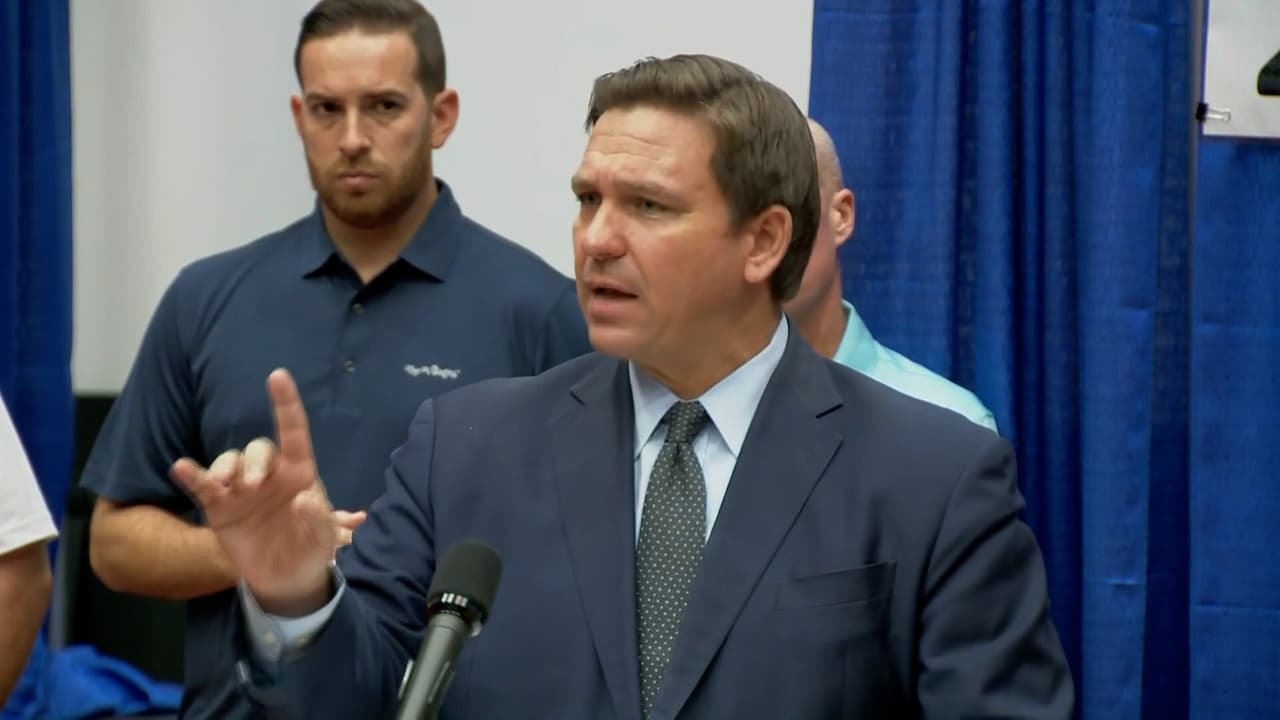 “Están violando la ley”: DeSantis lanza dura advertencia a distritos escolares que exigen el uso obligatorio de mascarillas