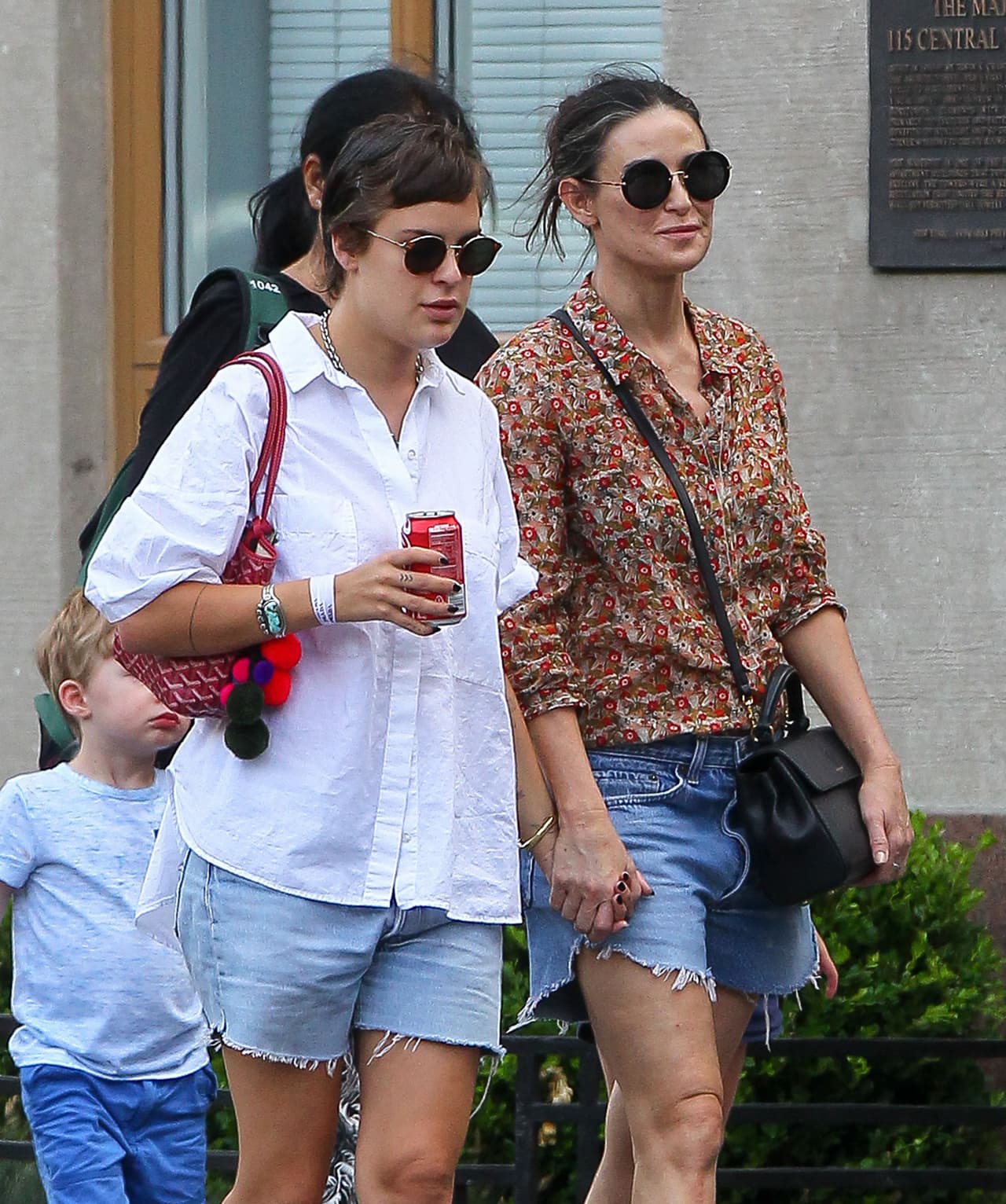 Pero más allá del escándalo, se ve demasiado tranquila.