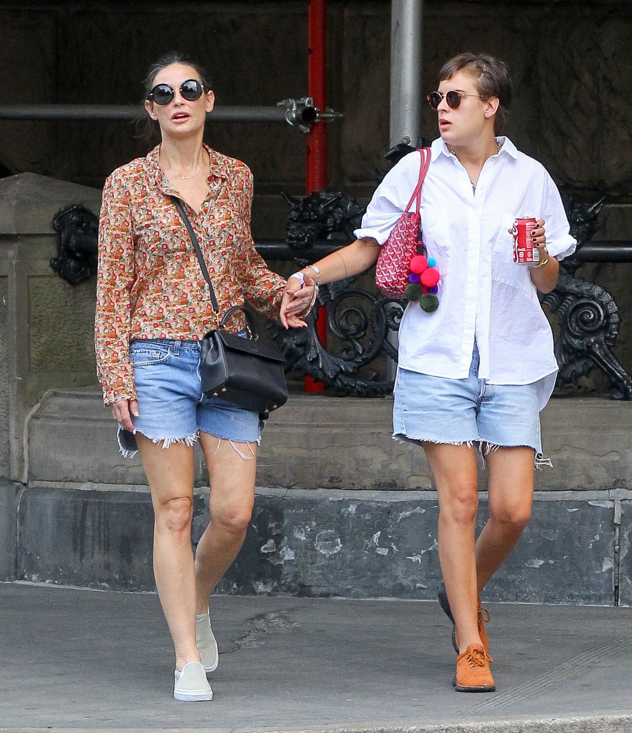 Mejor se refugia en sus hijas en la Gran Manzana.