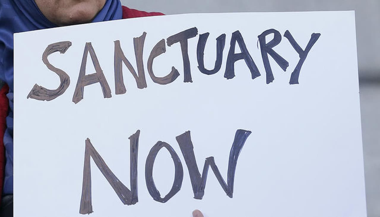 Un residente de Phoenix tramitó una solicitud formal en la que pide que declaren a la ciudad  como 'santuario'