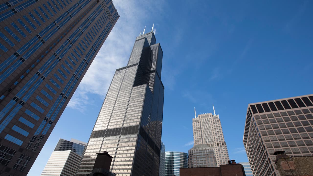 Bastante sol con temperaturas en los 40’s este viernes. Cercanías del lago continuarán más frías
