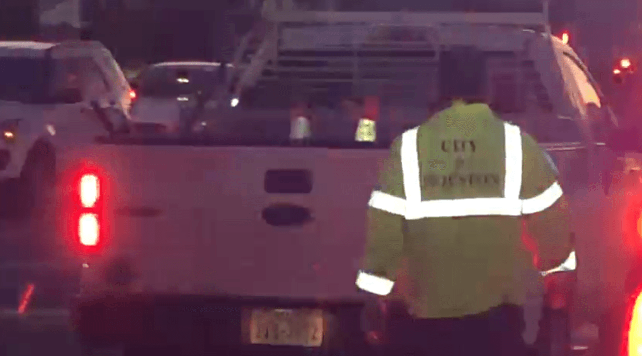 Piden a los conductores evitar el área.