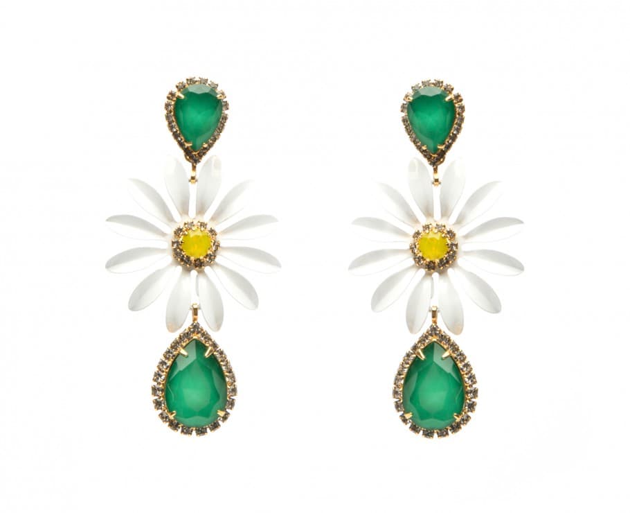 Los elegantes pendientes École, con diseño en forma de margaritas, eran unos favoritos de los seguidores de 'Frances Valentine'.