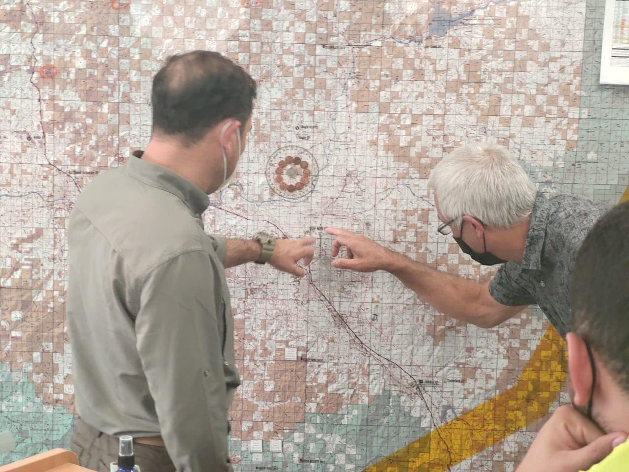 El grupo se unió a las tareas el jueves por la mañana y desde ahí coordinaron las tareas en el combate de incendios