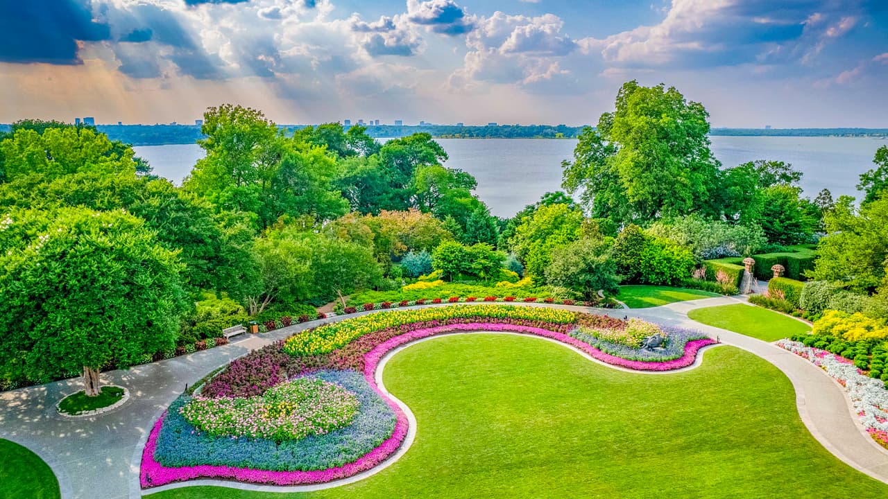 Durante los fines de semana, el mágico lugar 
<b>contará con eventos especiales</b>, por ejemplo, conciertos de piano, de 12 a 2 pm, y Pepper Palooza, 
<b>un mercado de vendedores de especias del 12 al 13 de agosto</b>.