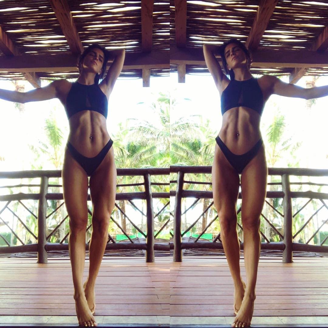 <b><a href="http://www.univision.com/temas/barbara-de-regil">Bárbara</a></b> ha declarado varias veces que le encanta acudir al gimnasio para mantenerse en forma, y decidió montar todo un 'gym' particular en su propia casa para poder ejercitarse a la hora que ella lo decida, por lo que no es nada raro verla en redes sociales a las 5 de la mañana haciendo su rutina de ejercicio.