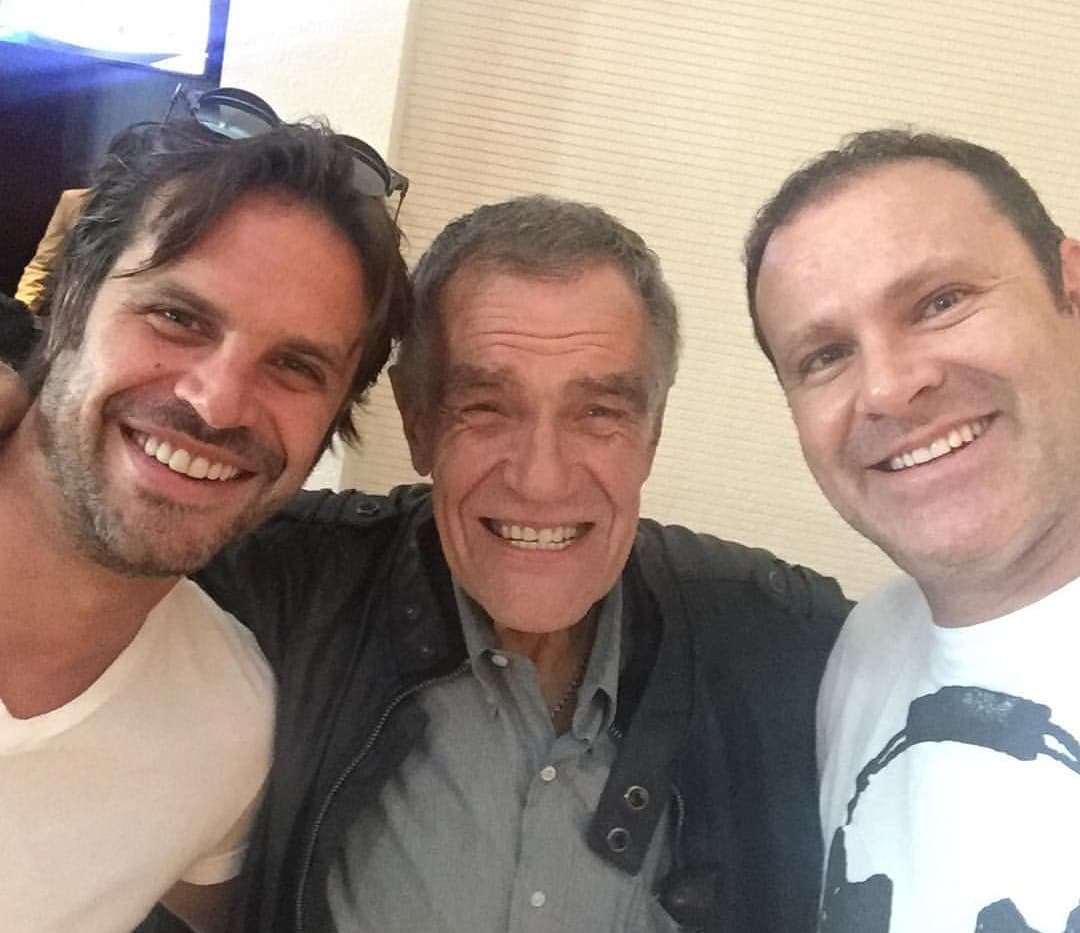 Ante lo anterior, Alan Tacher compartió que él tuvo la fortuna de darle besos a su padre todos los días hasta el final de su vida.
<br>