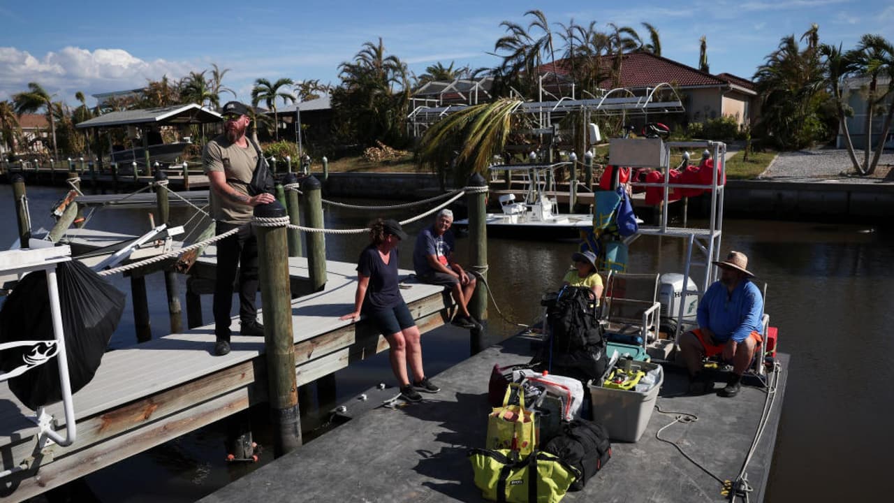 Tras el huracán Ian, estos inmigrantes trabajarán en la reconstrucción (pero buscan tener condiciones justas)