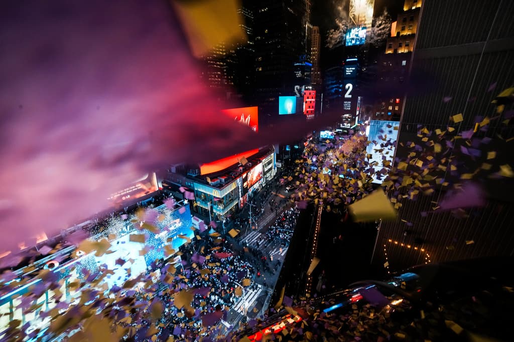 Así recibe Nueva York al 2026: doble ceremonia histórica en Times Square por la independencia