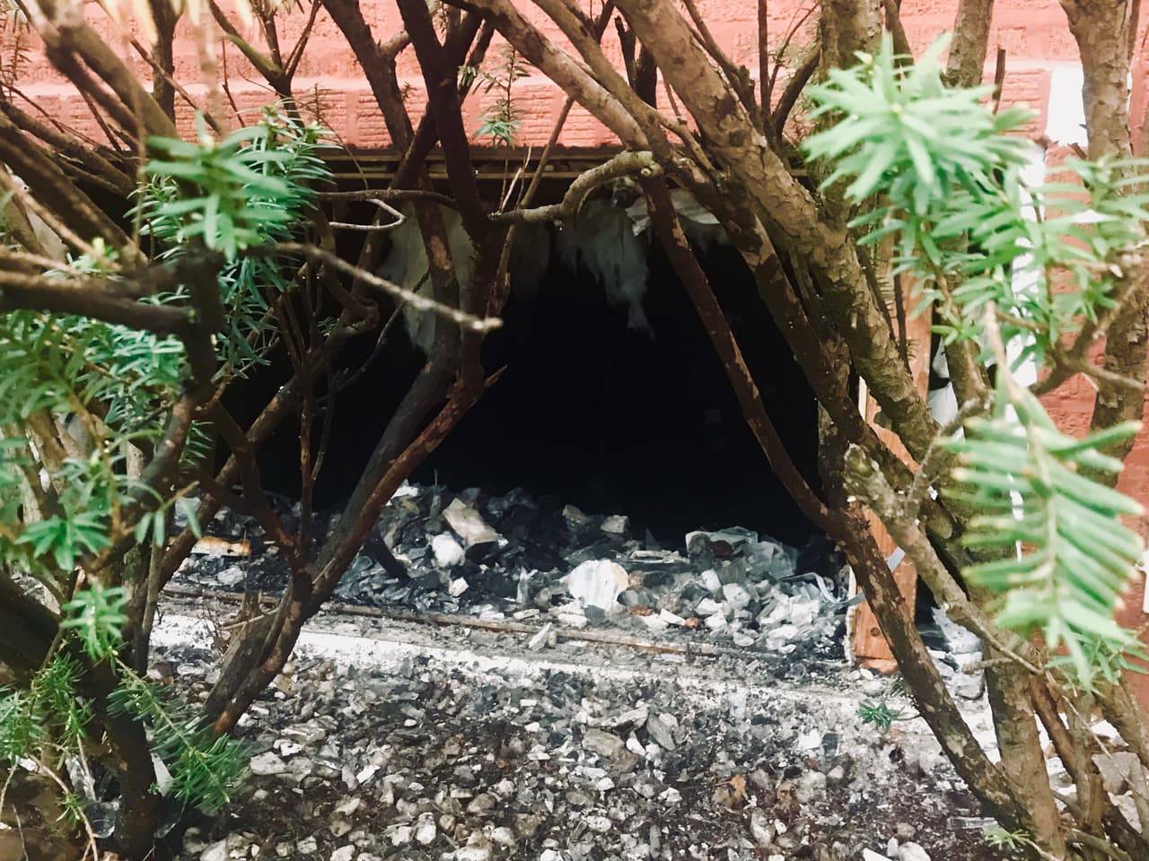 Las autoridades continúan investigando los motivos del incendio.