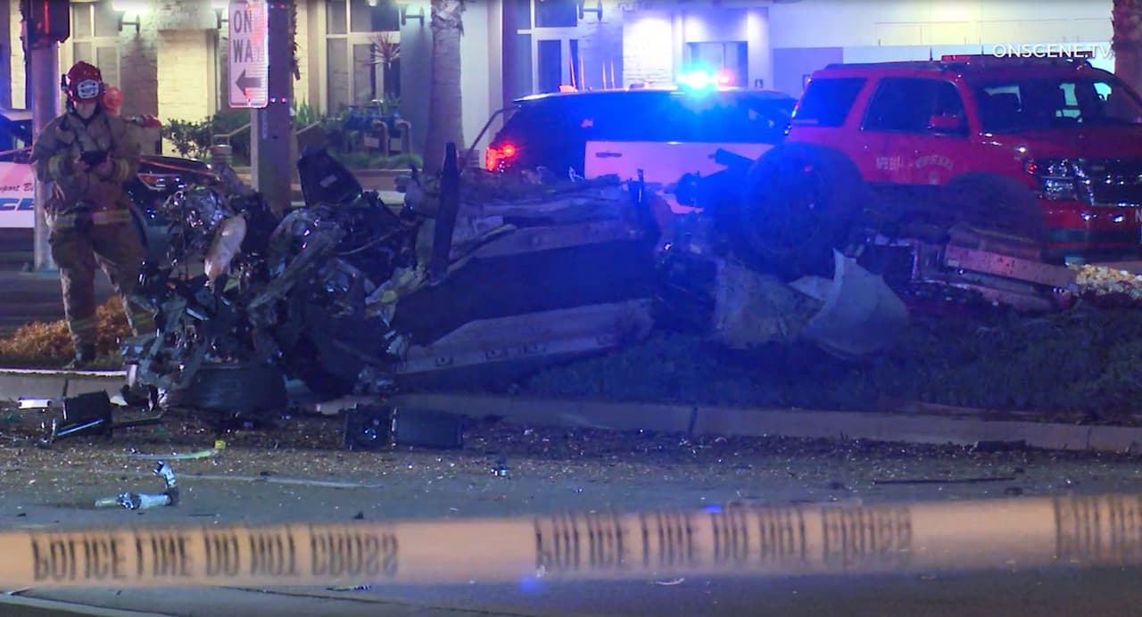 Las autoridades investigan las causas de la persecución y revisan cámaras de seguridad de la zona del siniestro, así mismo piden la ayuda de testigos a fin de compartir cualquier foto o video de auto antes del choque.