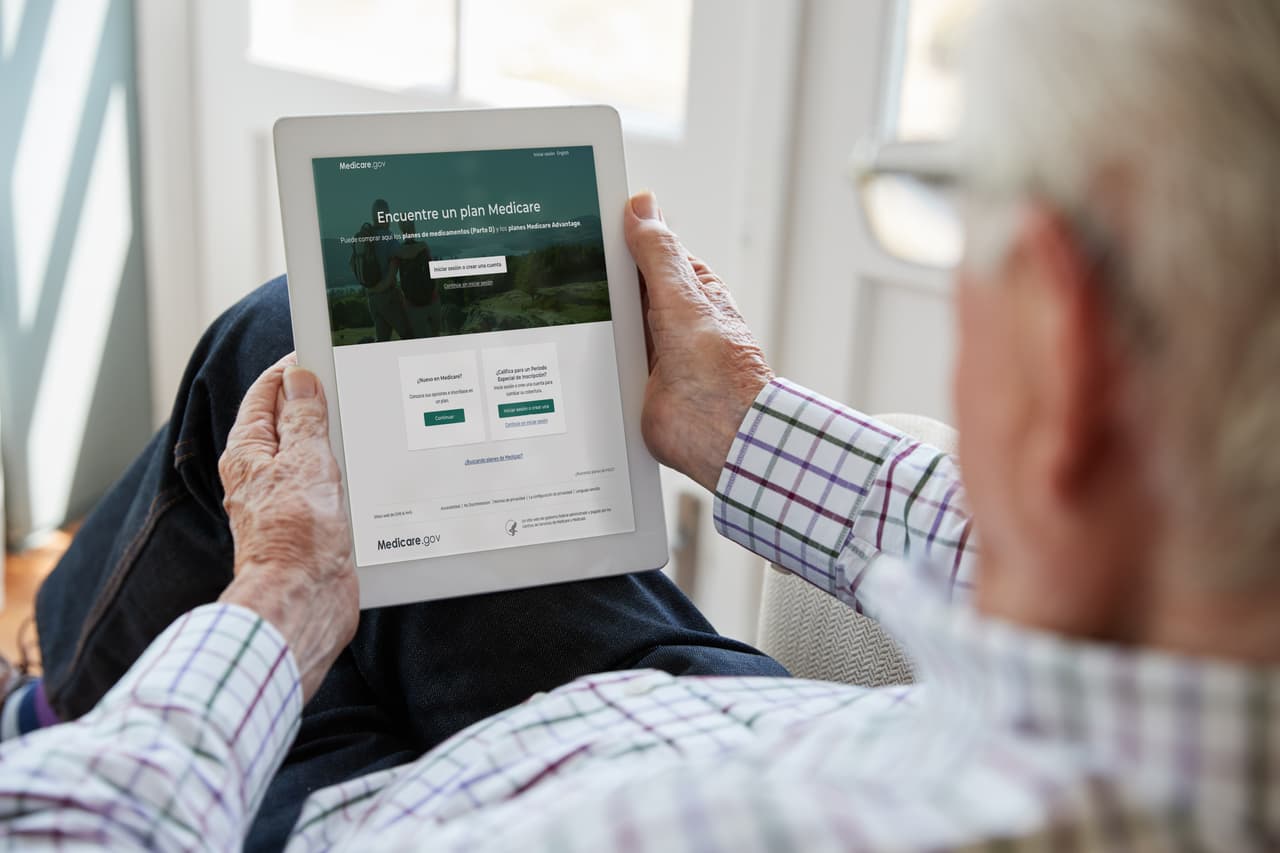 Más planes, primas menos costosas y un nuevo buscador en internet: las mejoras más recientes a Medicare 