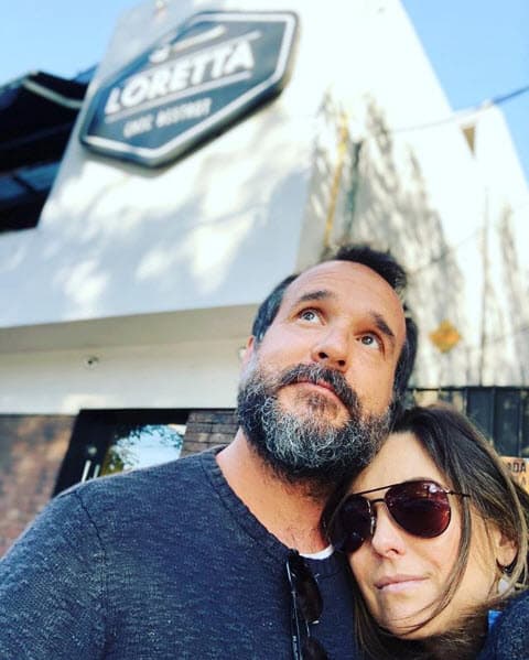 El padre de María y Aitana es Fabián Ibarra, él está casado con la actriz desde el 2000. "Qué rico es seguir 'noviando' contigo después de 18 años juntos", escribió la actriz en esta imagen de Instagram.