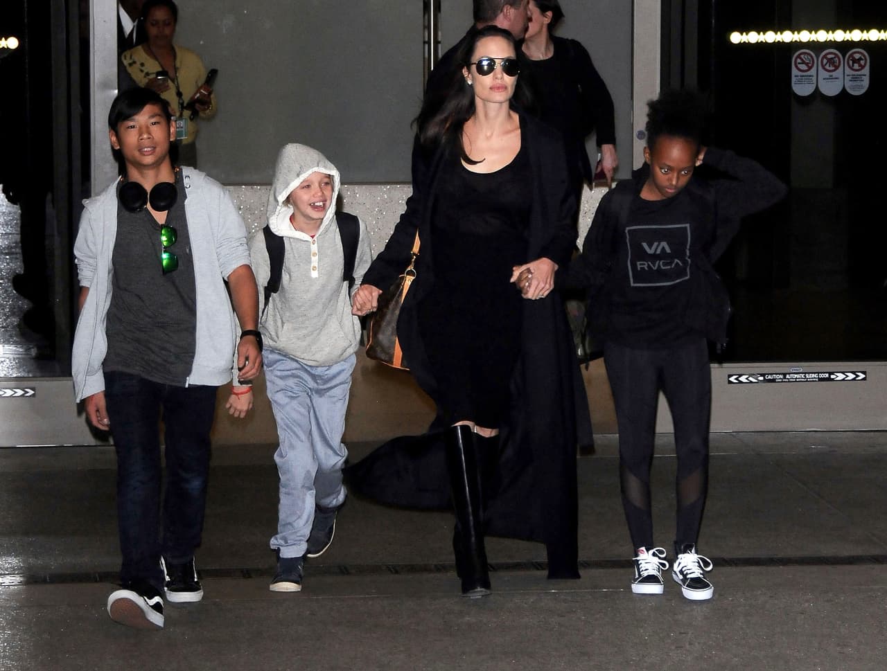 Sobre los pequeños cameos que sus hijos han realizado en sus películas, Angelina comentó: "nunca voy a prohibir escoger una carrera u otra, siempre que esté en mi mano, compartiremos experiencias juntos... este tipo de pequeños papeles no son más que juegos entre nosotros".