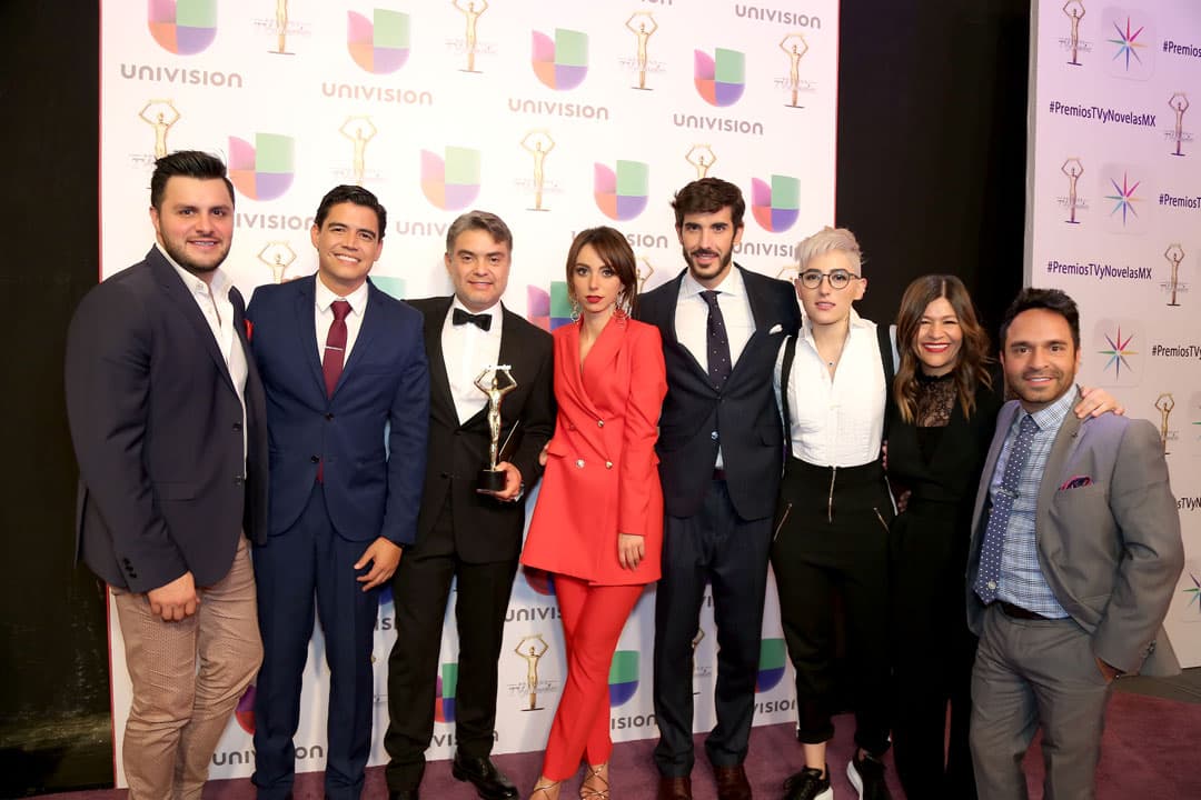 <b><a href="http://www.univision.com/shows/hoy">'Hoy'</a></b> fue el gran ganador en la categoría 
<b>'Programa de entretenimiento'</b>, del cual 
<b>Reinaldo López es el productor</b>. 
<b>Orlando Segura</b> posó con los felices ganadores.