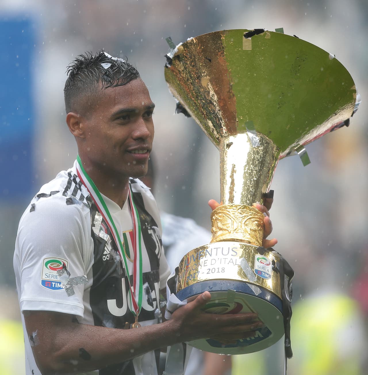 <b>Lateral izquierdo: </b>Alex Sandro (Brasil)