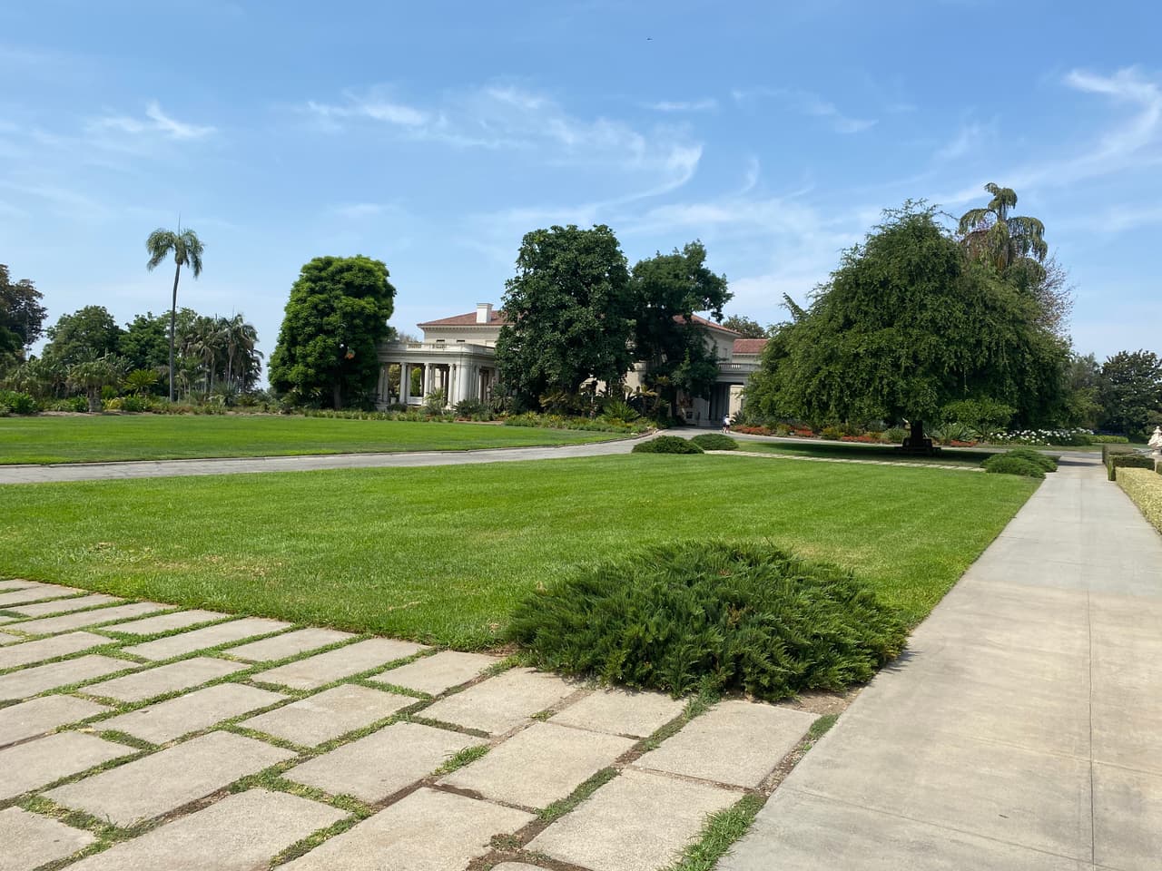 Tras mudarse a San Francisco, Henry y su segunda esposa Arabella Huntington (c.1851-1924) decidieron fundar la biblioteca conocida como una de las más grandes instituciones de educación e investigación privado de EE.UU.