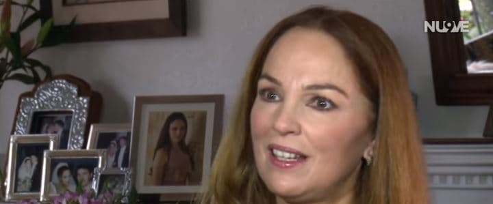 La actriz considera que el mejor papel que ha interpretado en su vida es el de ser mamá: “Siempre he estado muy, muy cerca de mis hijas y pues de mi esposo”, refirió. 
<br>