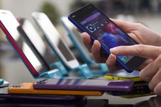 Los celulares inteligentes, cada vez llegan a más manos.