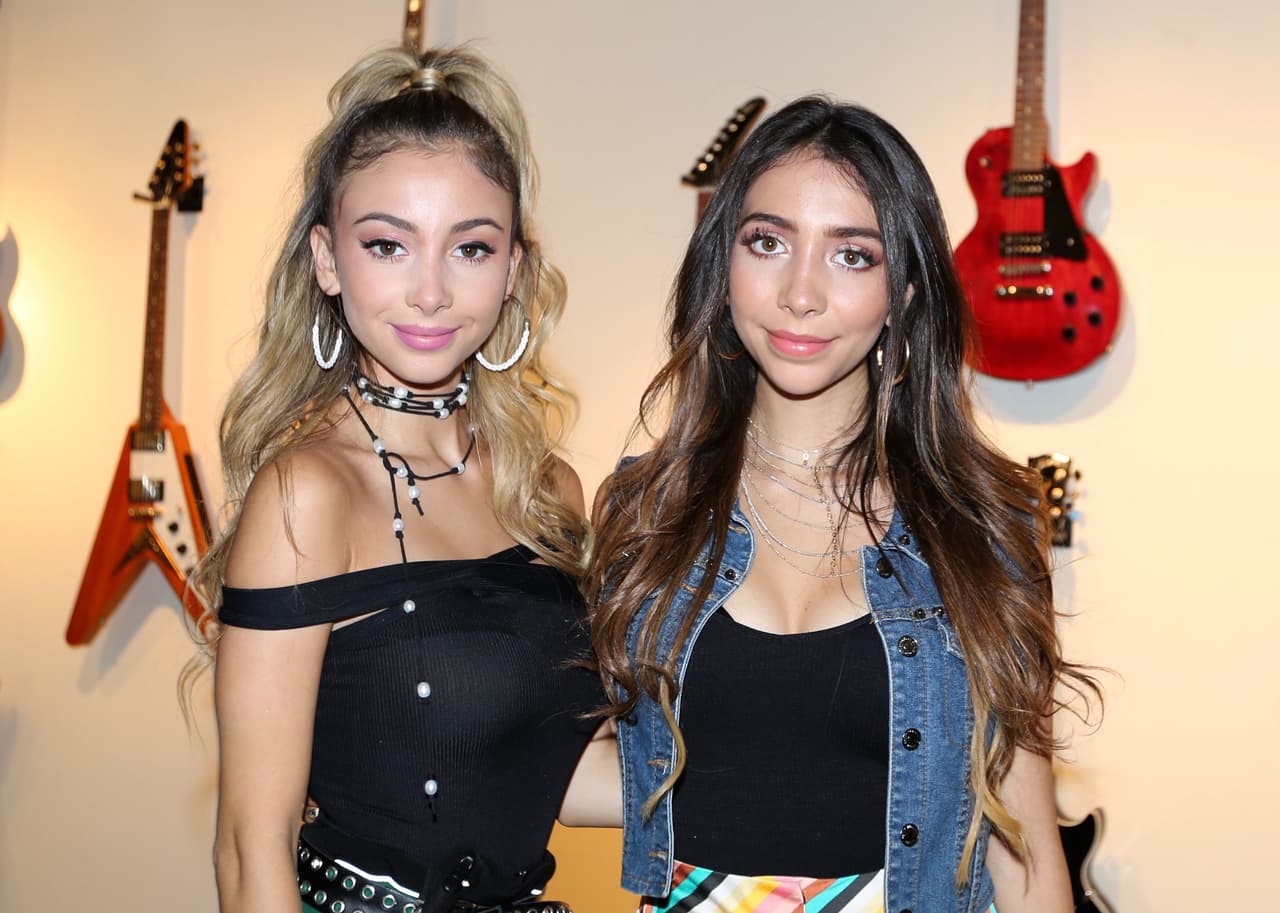 "
<b>Mi papá se hirió y está en el hospital</b>, estamos rezando por su recuperación. Sabemos que ahora está estable pero poco a poco se está mejorando", explicó
<b><a href="https://www.univision.com/entretenimiento/familia-de-el-buki-evacuada-por-los-incendios-en-california-las-casas-de-su-vecindario-se-estan-quemando-video">Marla Solís</a></b>.
<br>