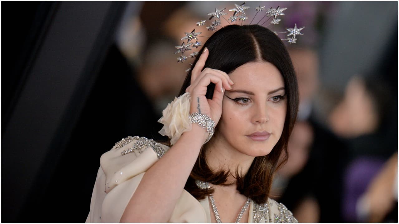 Detienen a un hombre que amenazó con secuestrar a Lana del Rey