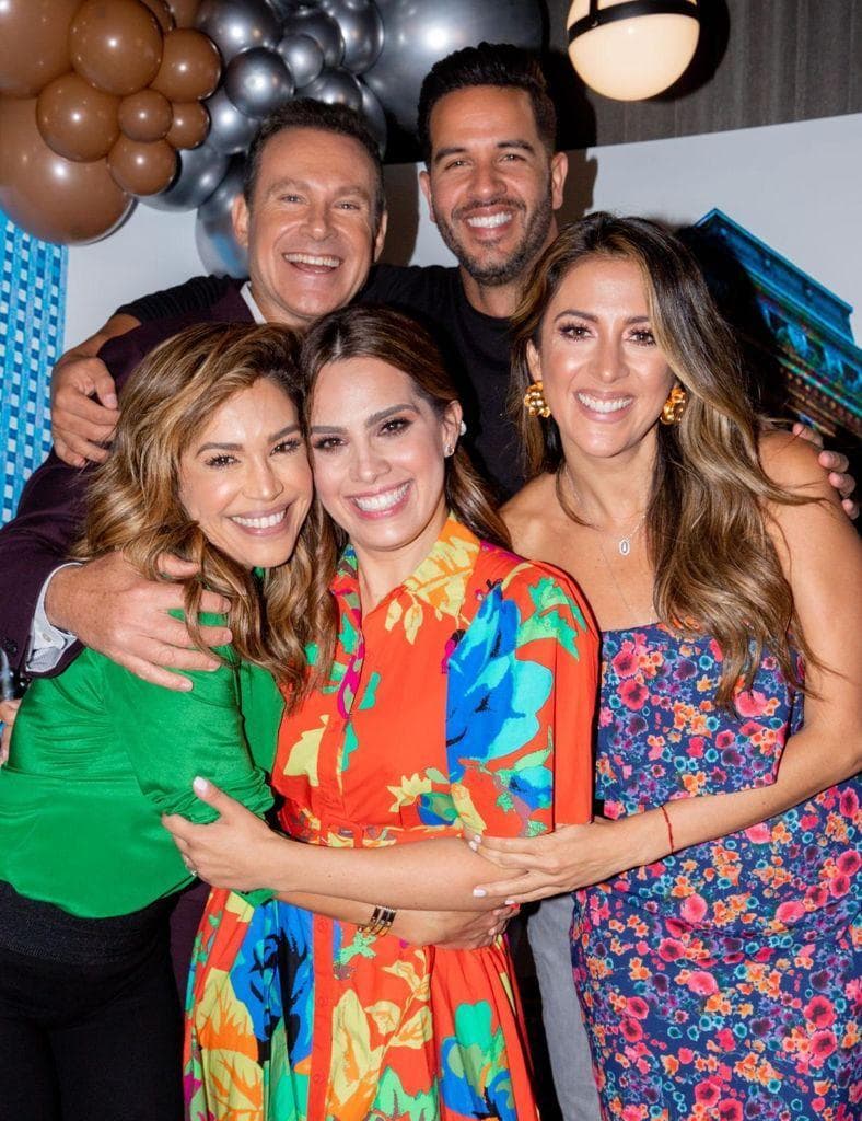 Algunos de los integrantes de la familia de Despedida Andrea estuvieron presentes en este momento tan especial y emotivo para la experta en moda.