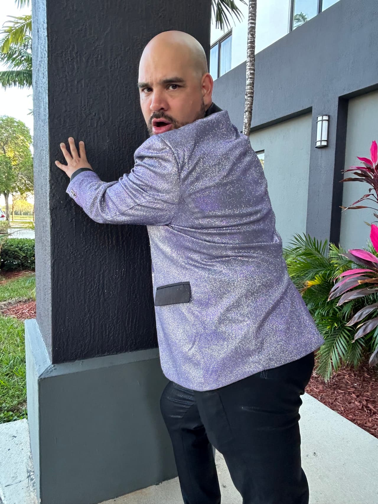 La sensualidad no podía faltar y 
<b>El Pelón</b> demostró que él es un experto en el tema. ¿A poco no?