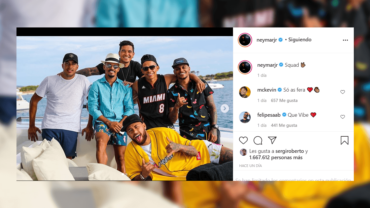 Neymar disfrutando con sus amigos en un yate
